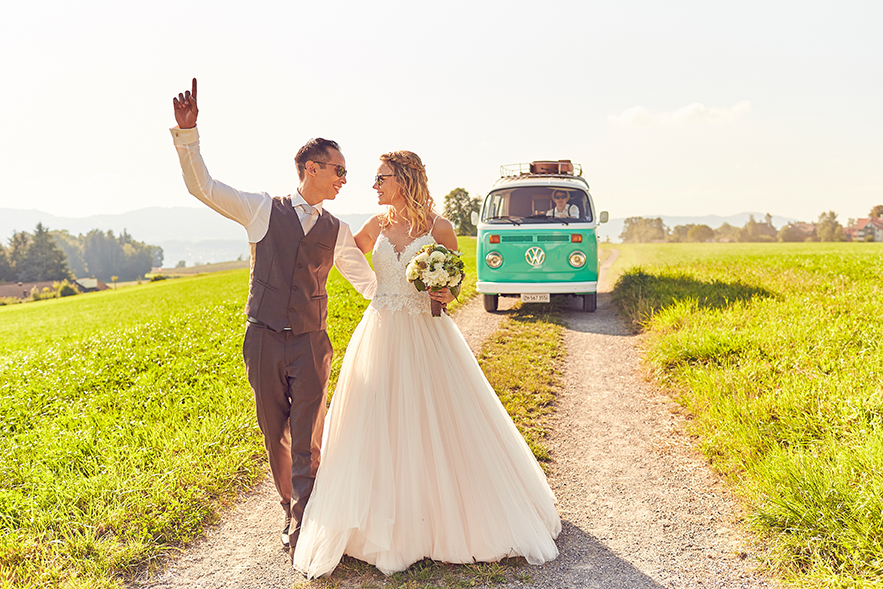 Hochzeitsfotograf mit Photobus in der Schweiz