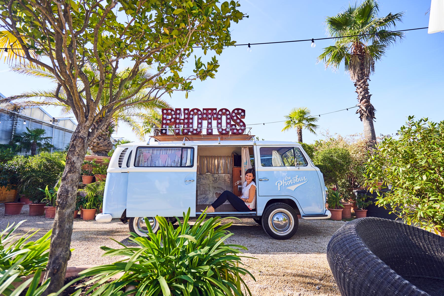 Der Retro Fotobus kann im Giardino Verde für Hochzeiten gebucht werden